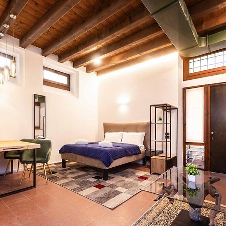 Al 18 Verona Rooms Exterior photo