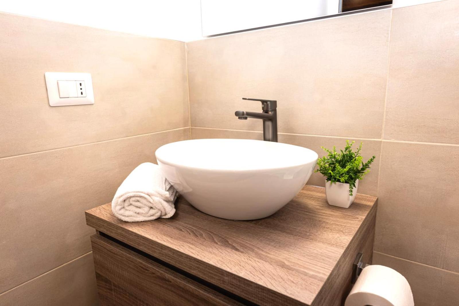 Al 18 Verona Rooms Exterior photo